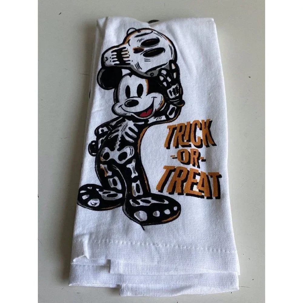 2 Pk Disney Halloween Kitchen Towels Mickey Mouse Trick Treat‎ Skeleton Costume